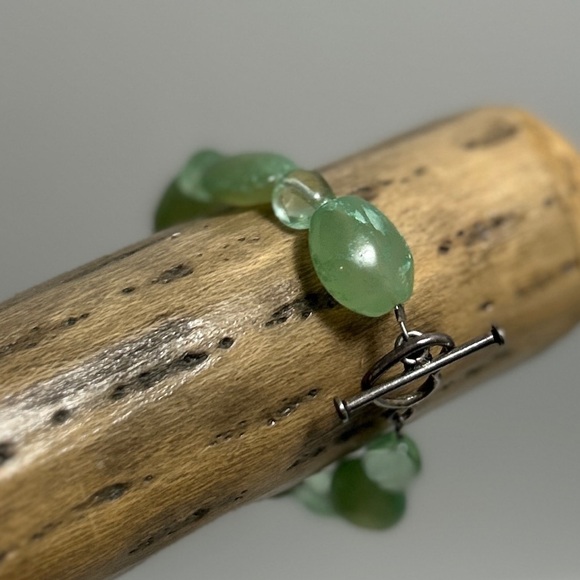 Natural Gemstone Bracelet Silver Hardware Green - Picture 5 of 9